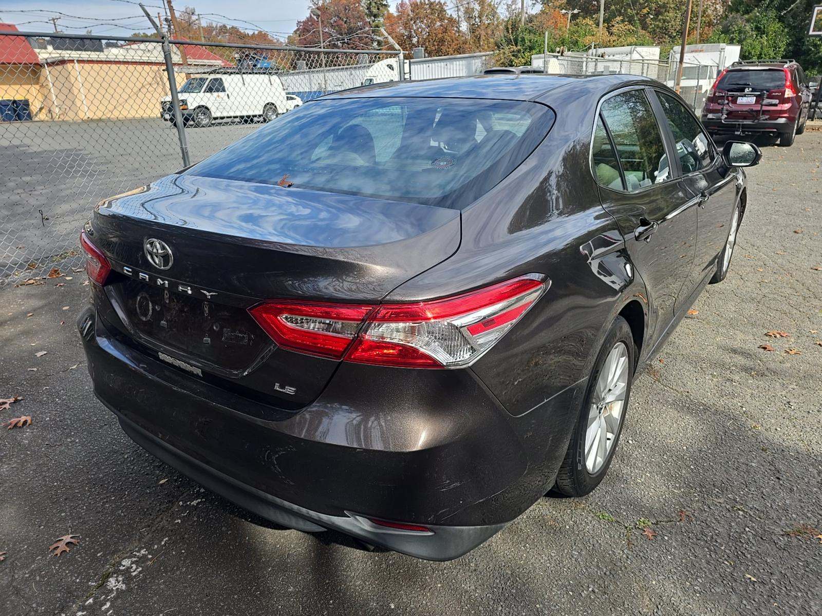 2018 Toyota Camry LE FWD