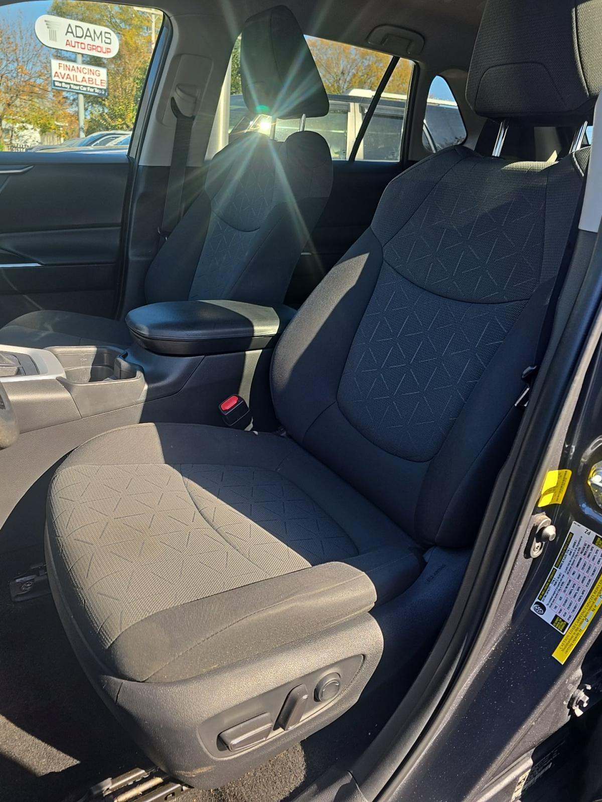 2021 Toyota RAV4 XLE FWD