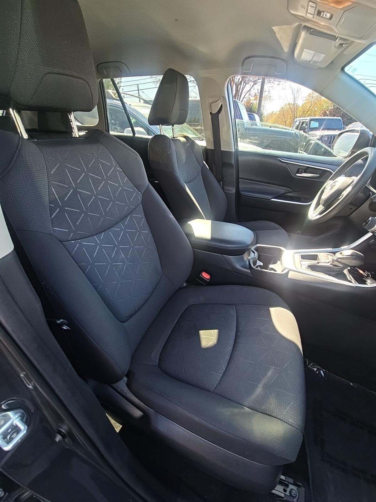 2021 Toyota RAV4 XLE FWD