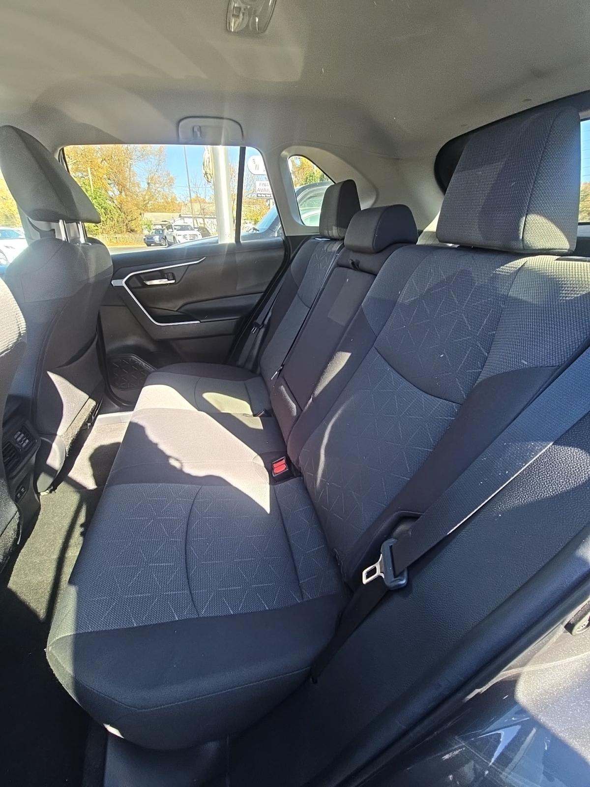 2021 Toyota RAV4 XLE FWD