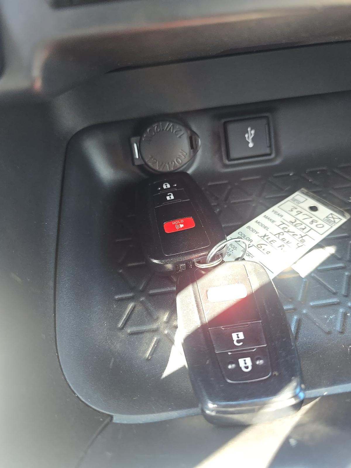 2021 Toyota RAV4 XLE FWD