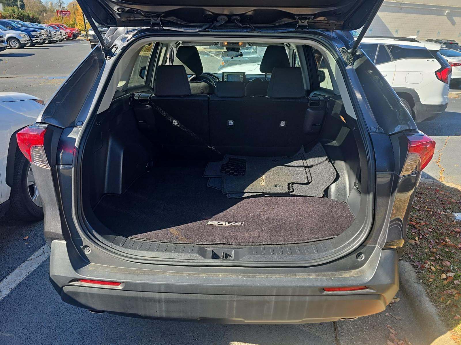 2021 Toyota RAV4 XLE FWD