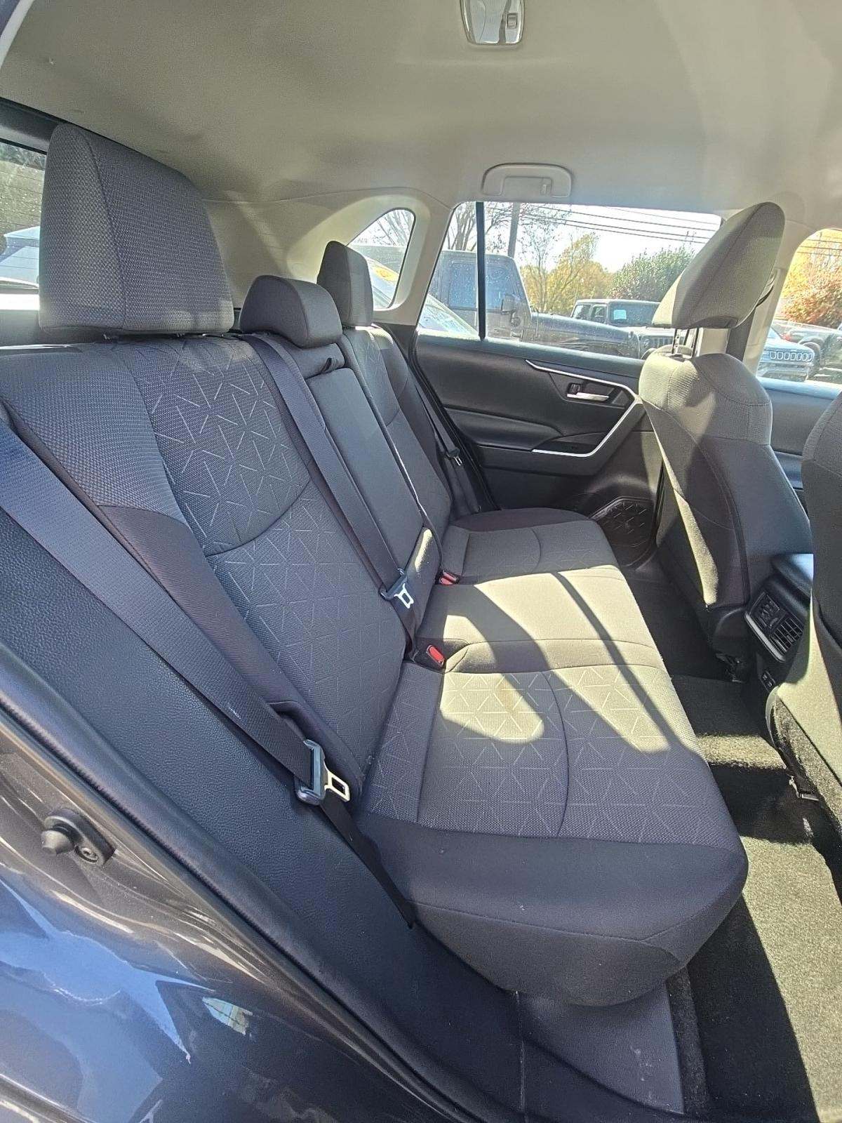 2021 Toyota RAV4 XLE FWD