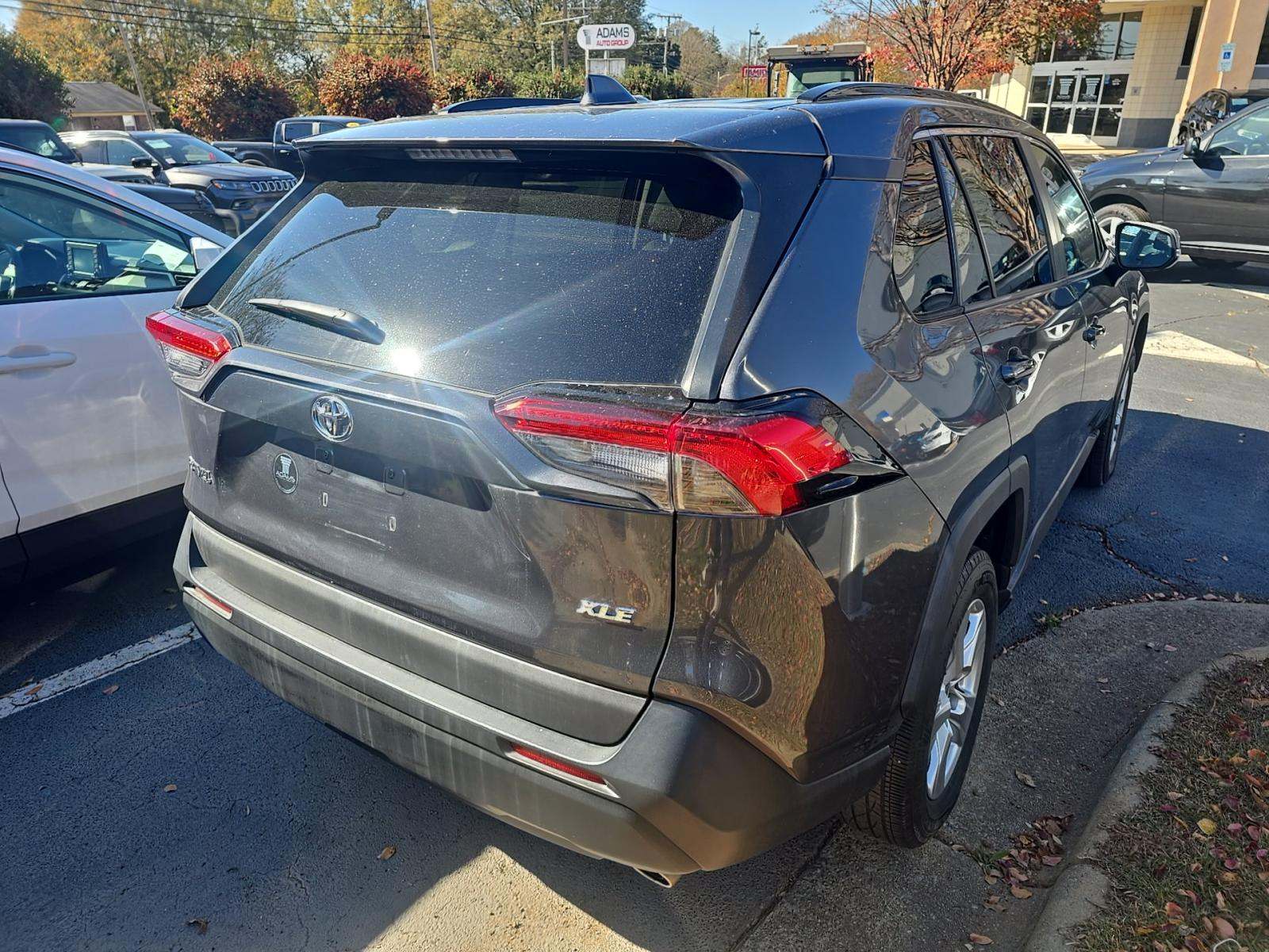 2021 Toyota RAV4 XLE FWD