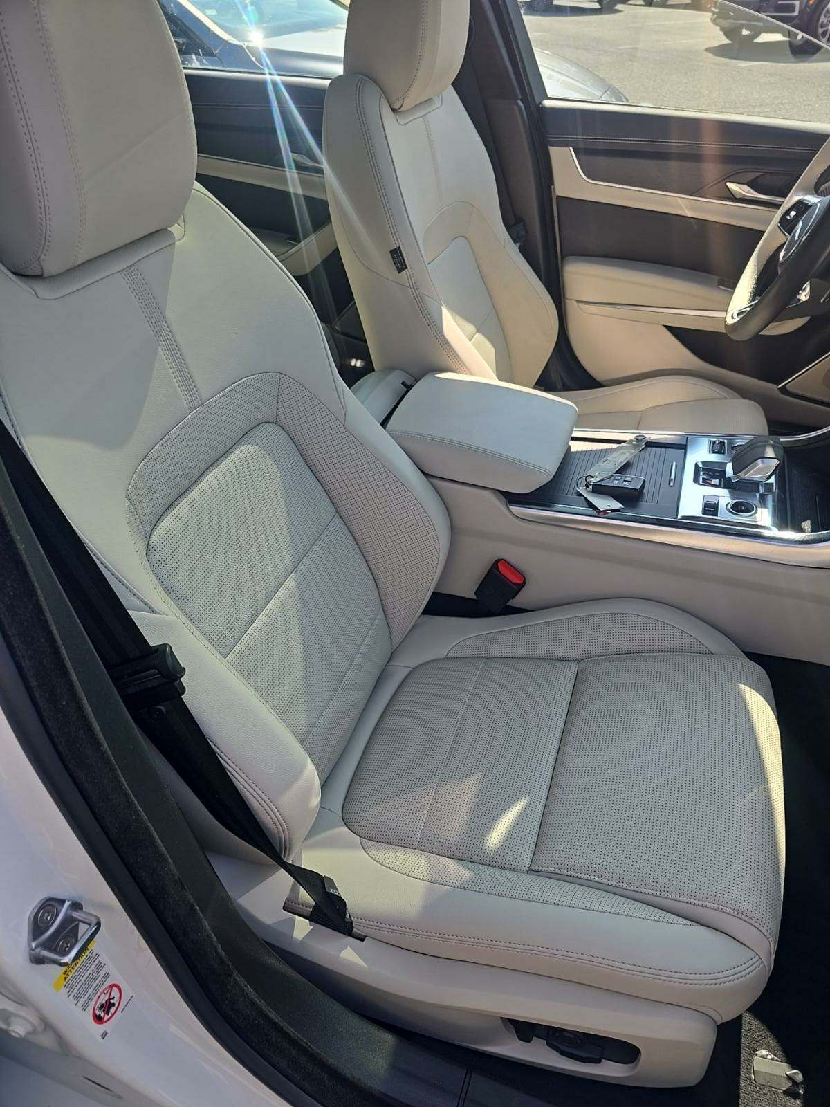 2024 Jaguar XF R-Dynamic SE RWD