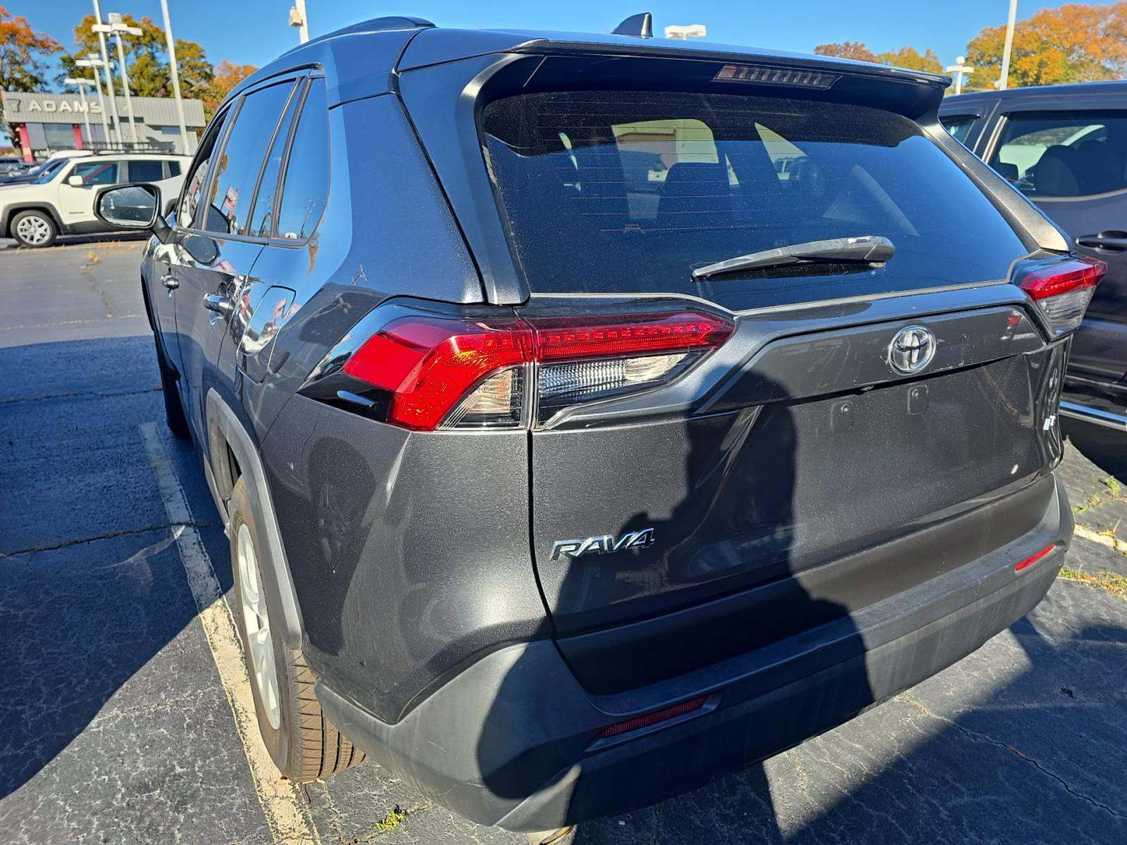 2020 Toyota RAV4 LE FWD