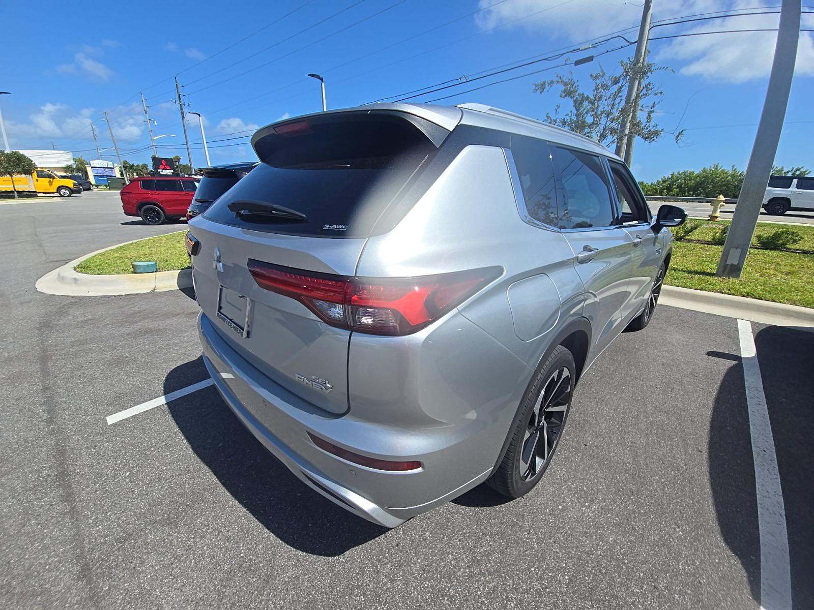 2023 Mitsubishi Outlander PHEV SEL AWD