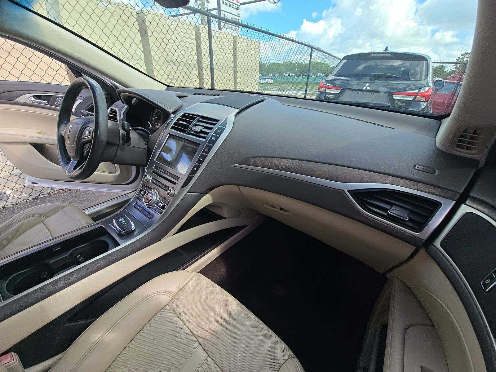 2017 Lincoln MKZ Hybrid Reserve FWD