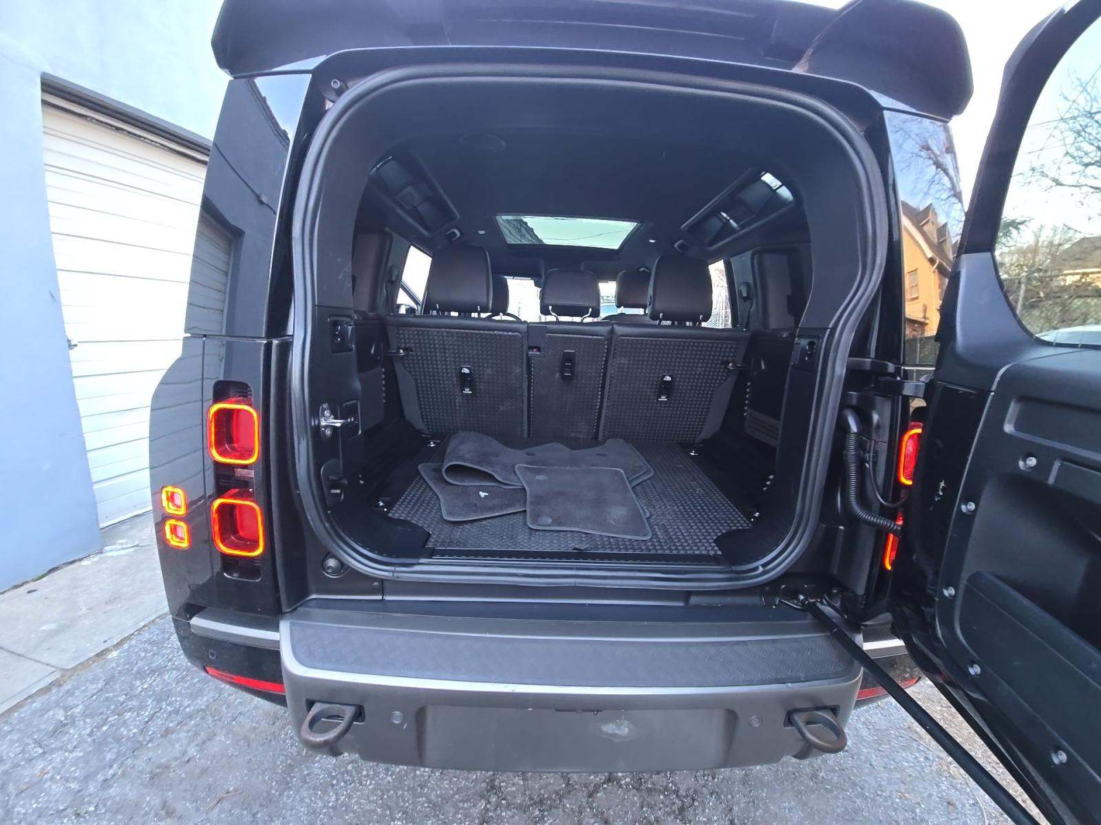 2023 Land Rover Defender 110 X-Dynamic SE AWD