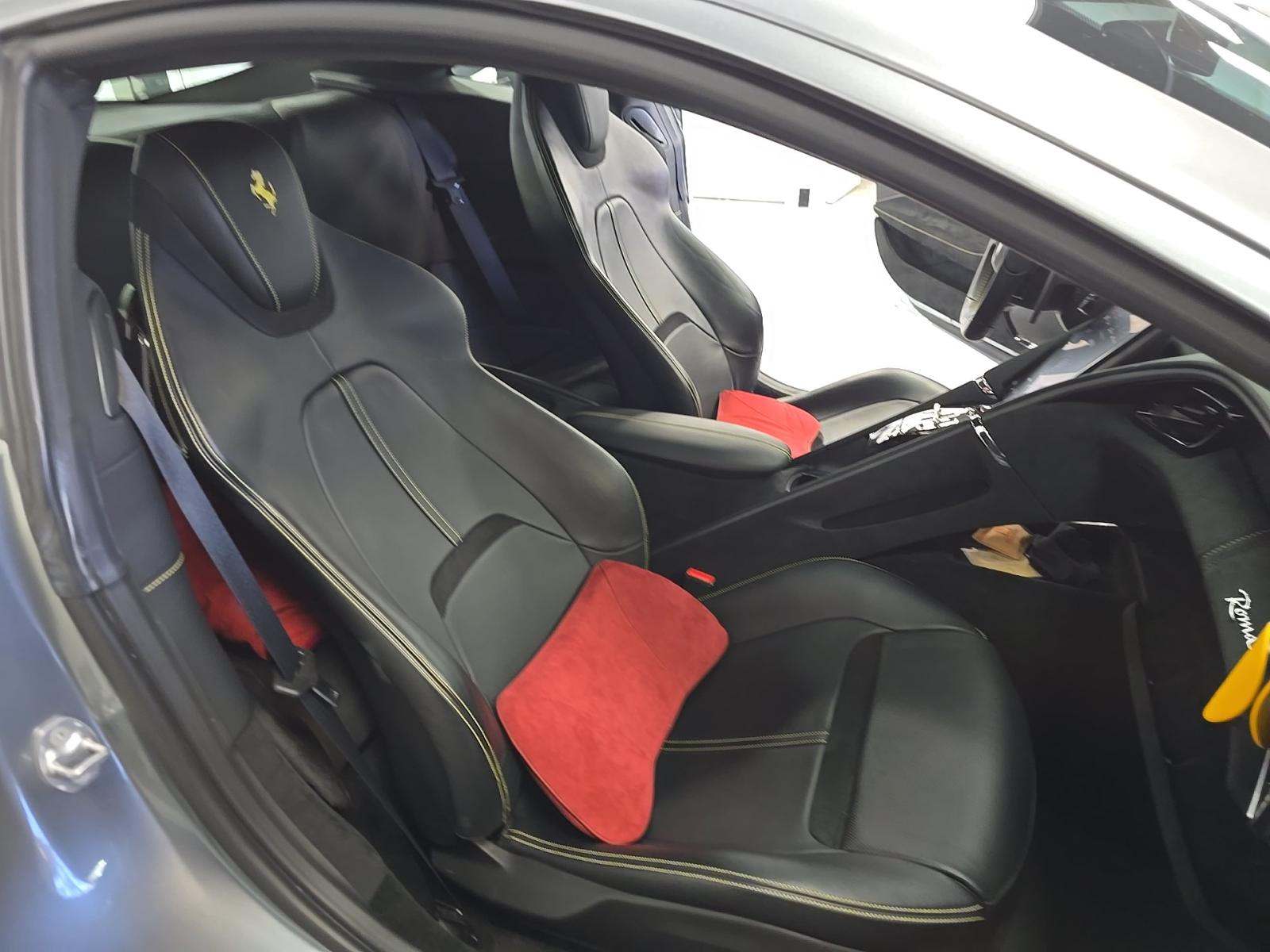 2021 Ferrari Roma Base RWD