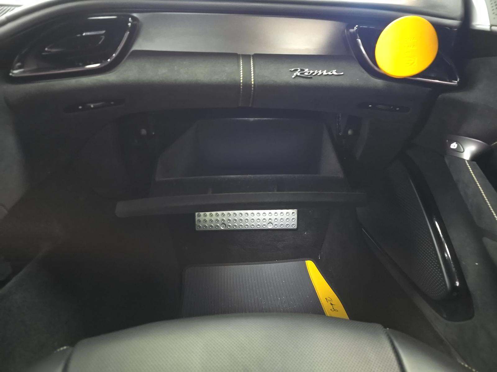 2021 Ferrari Roma Base RWD