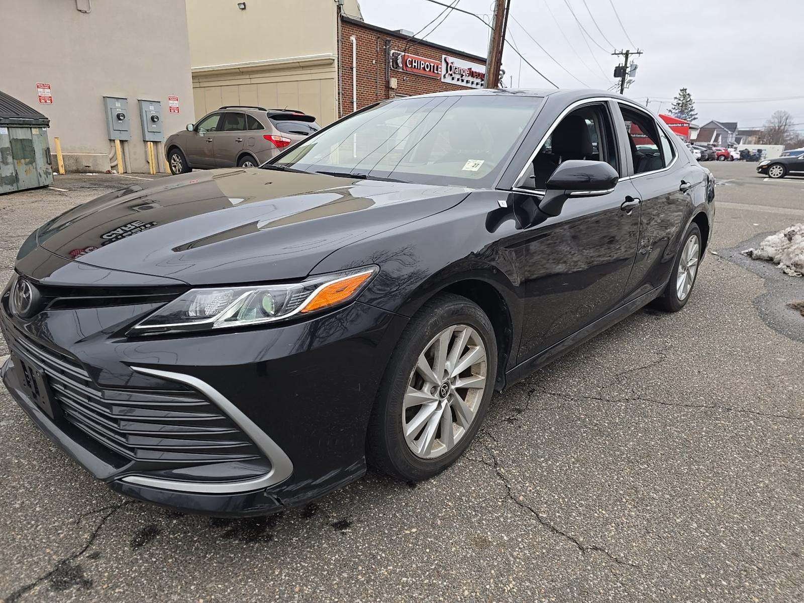 2022 Toyota Camry LE AWD