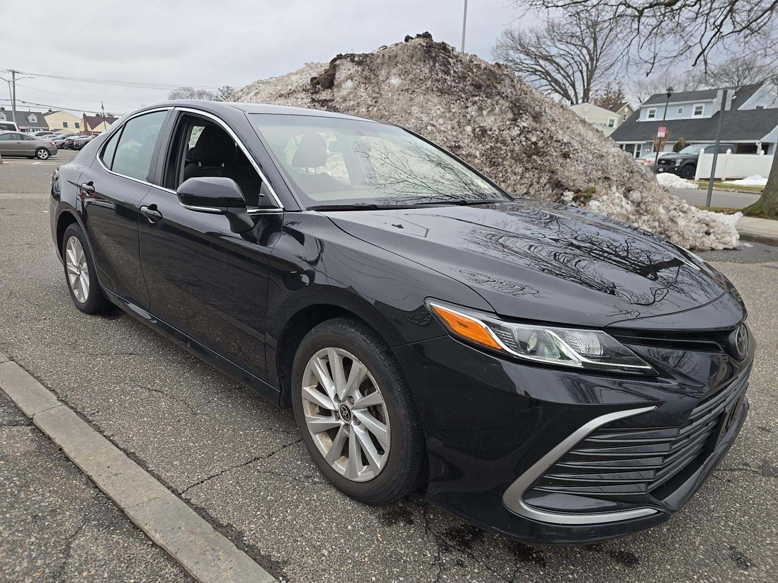 2022 Toyota Camry LE AWD