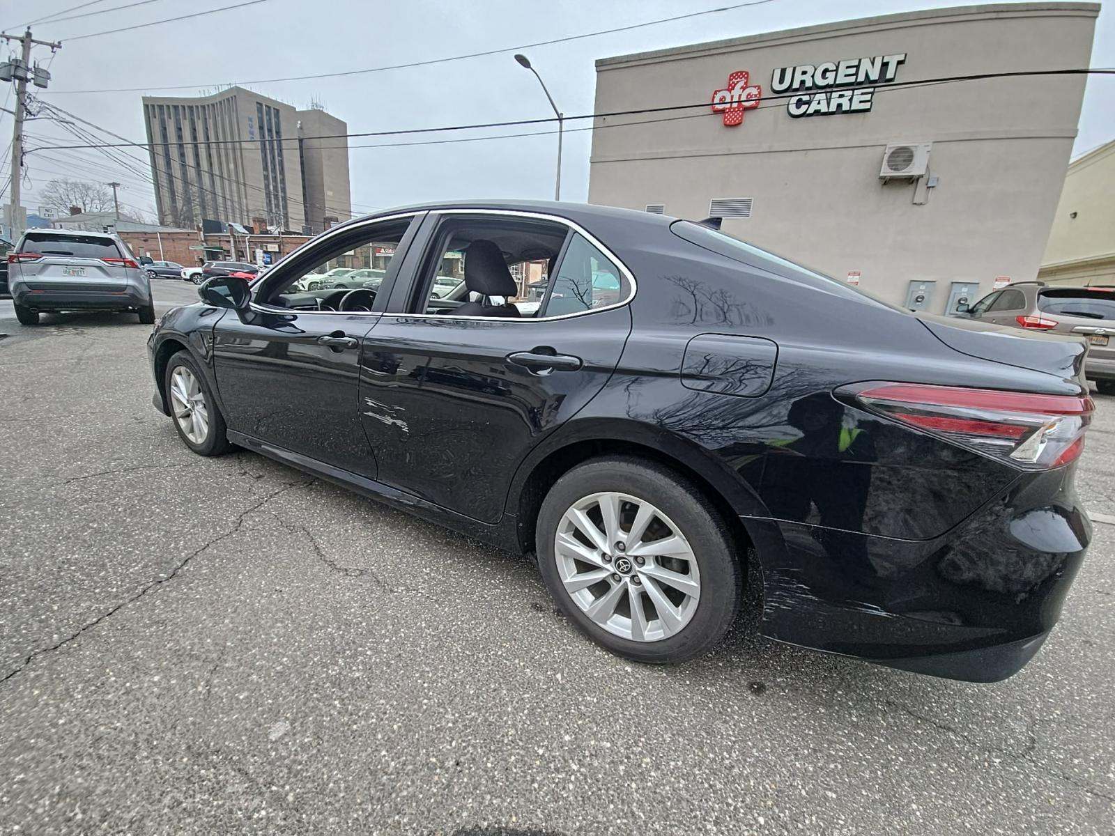 2022 Toyota Camry LE AWD