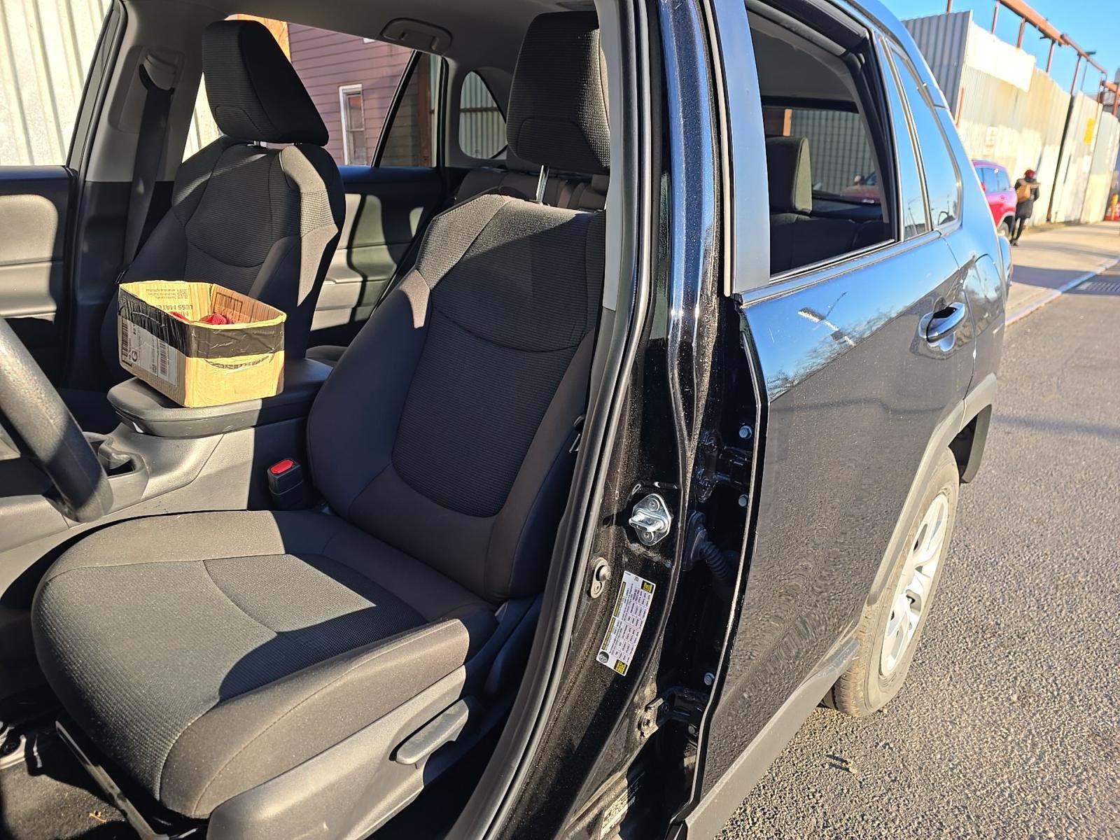 2025 Toyota RAV4 LE AWD