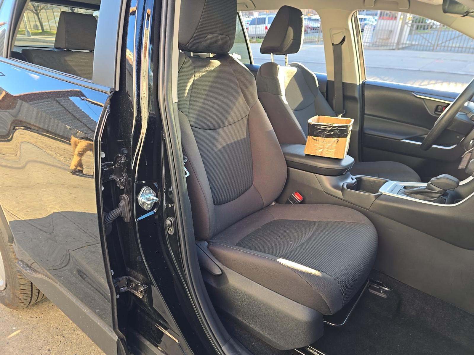 2025 Toyota RAV4 LE AWD