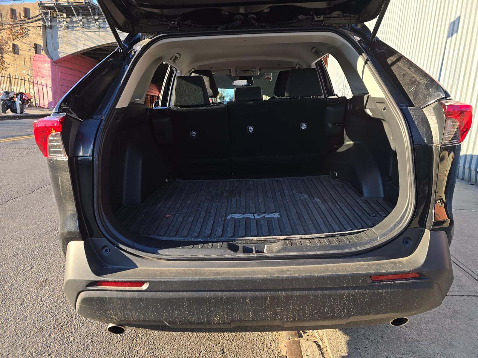 2025 Toyota RAV4 LE AWD