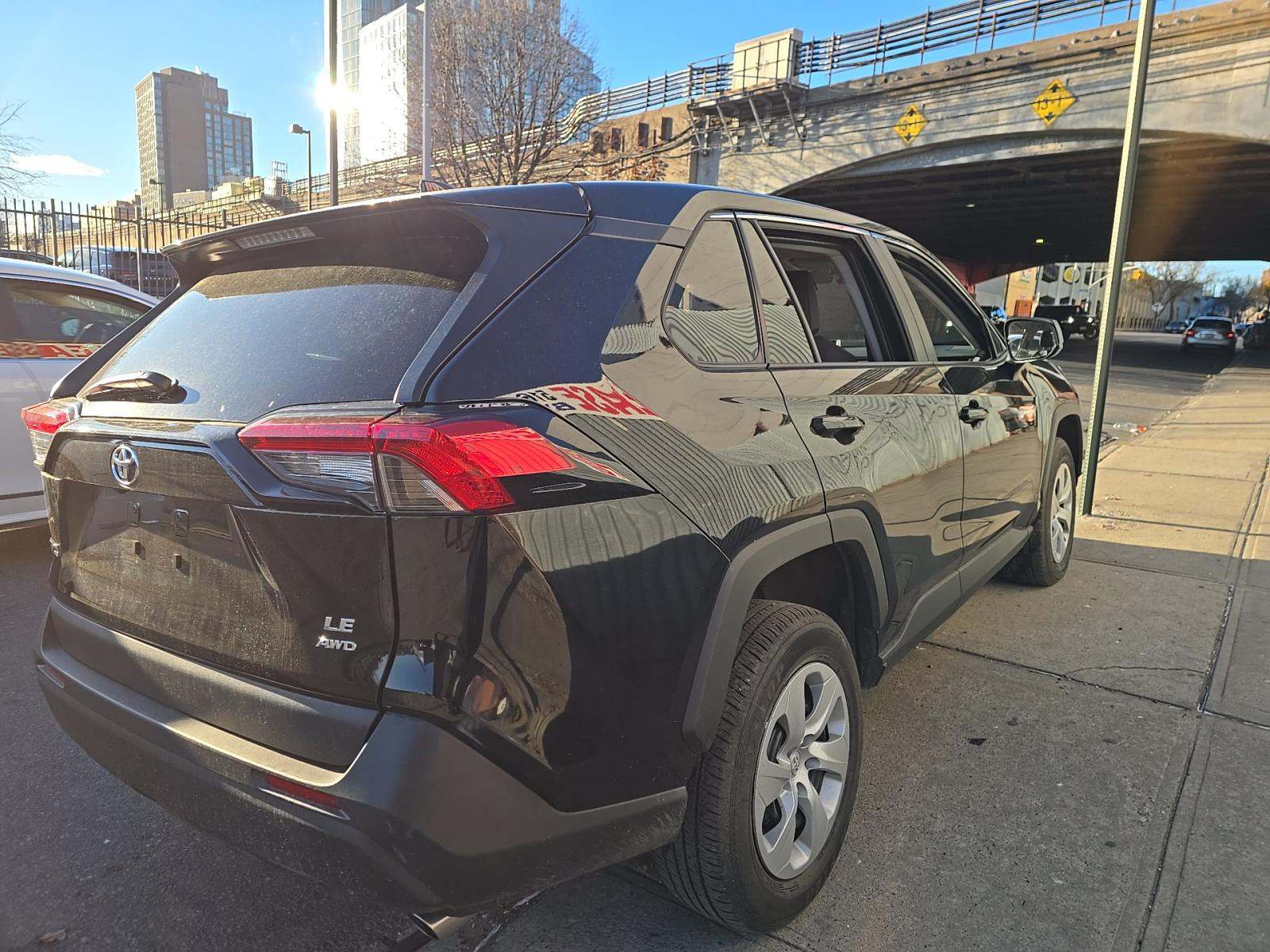 2025 Toyota RAV4 LE AWD