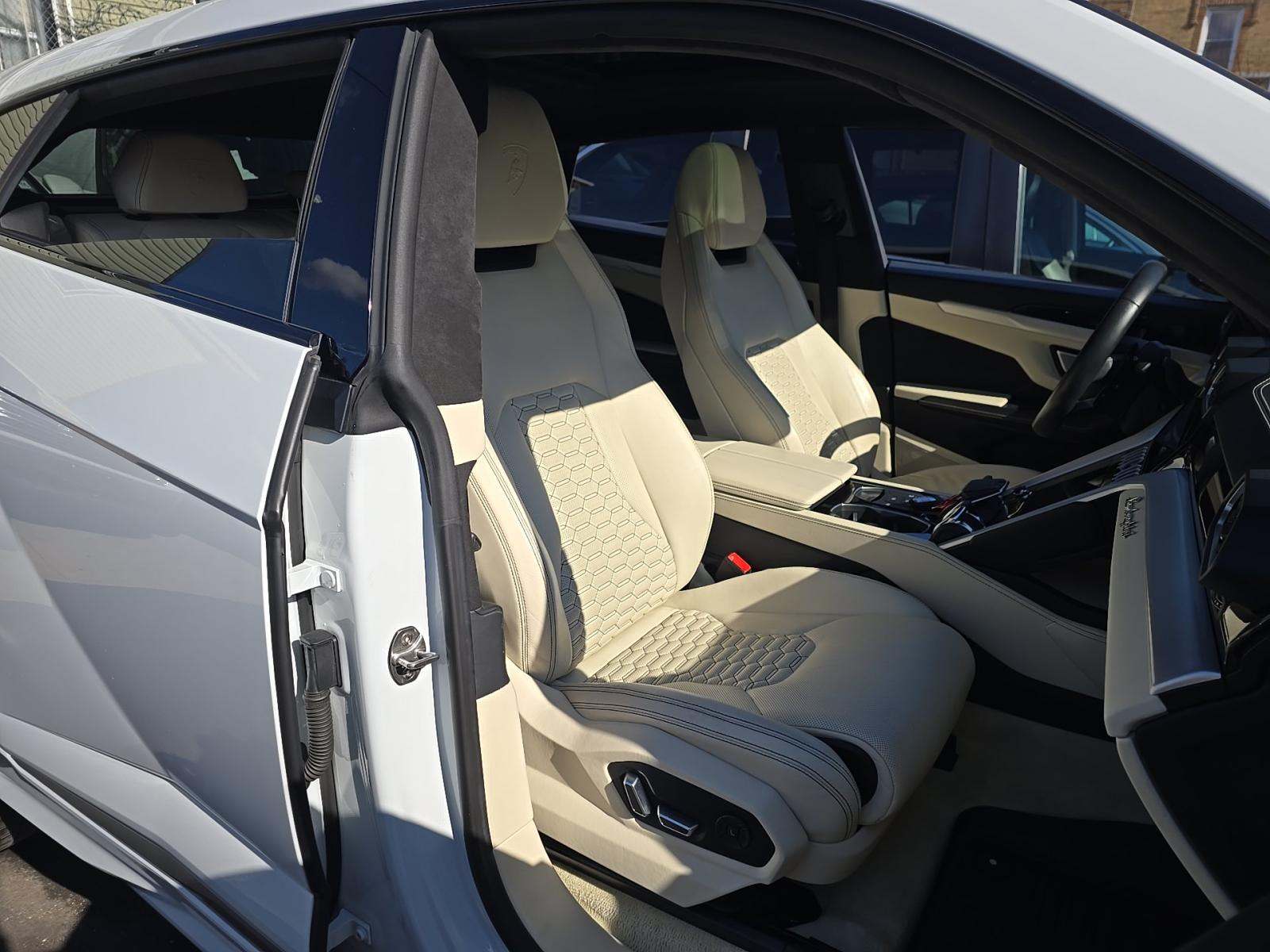 2020 Lamborghini Urus Base AWD