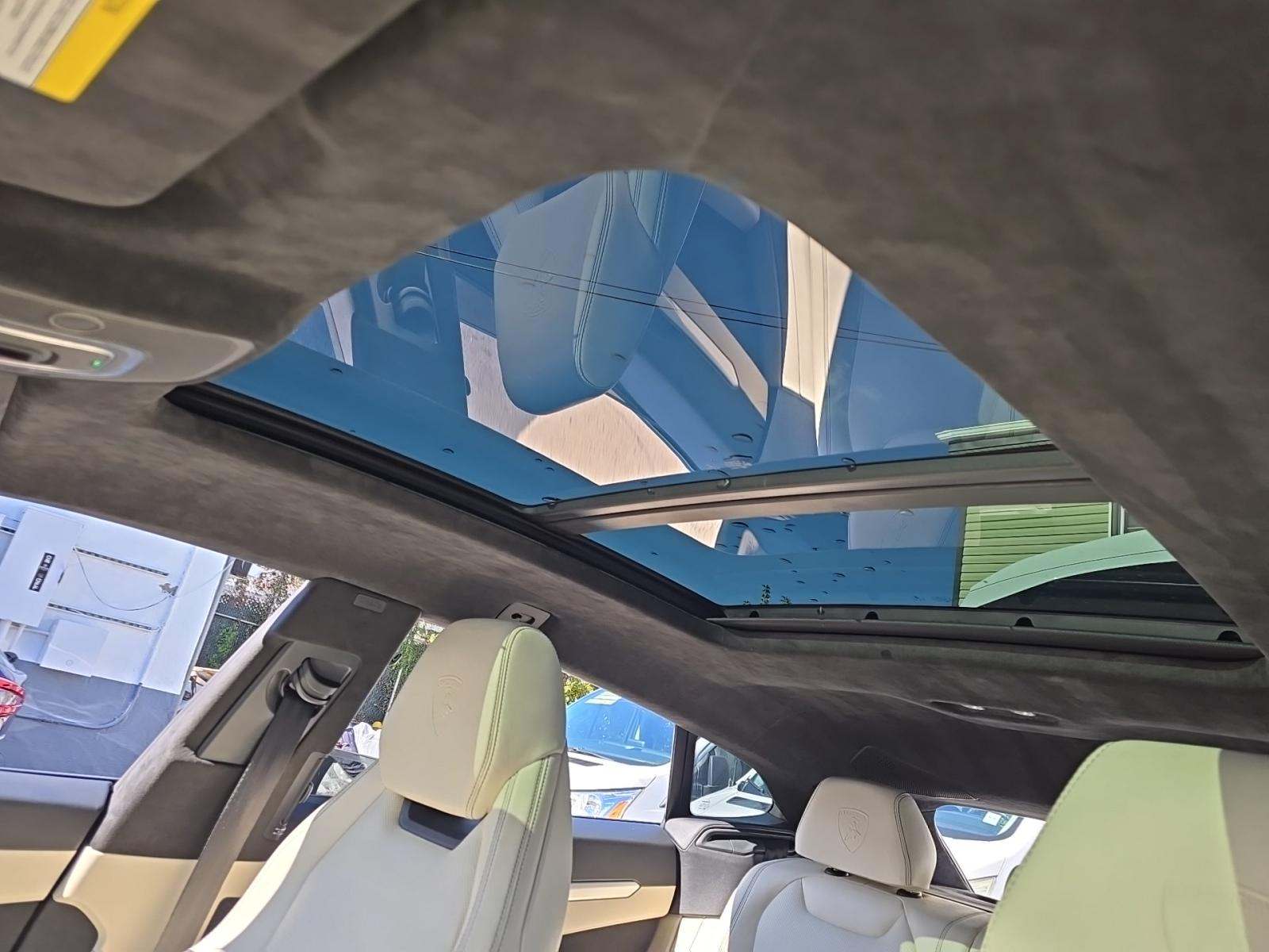 2020 Lamborghini Urus Base AWD