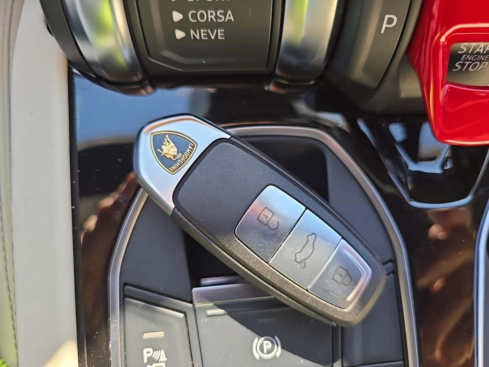 2020 Lamborghini Urus Base AWD