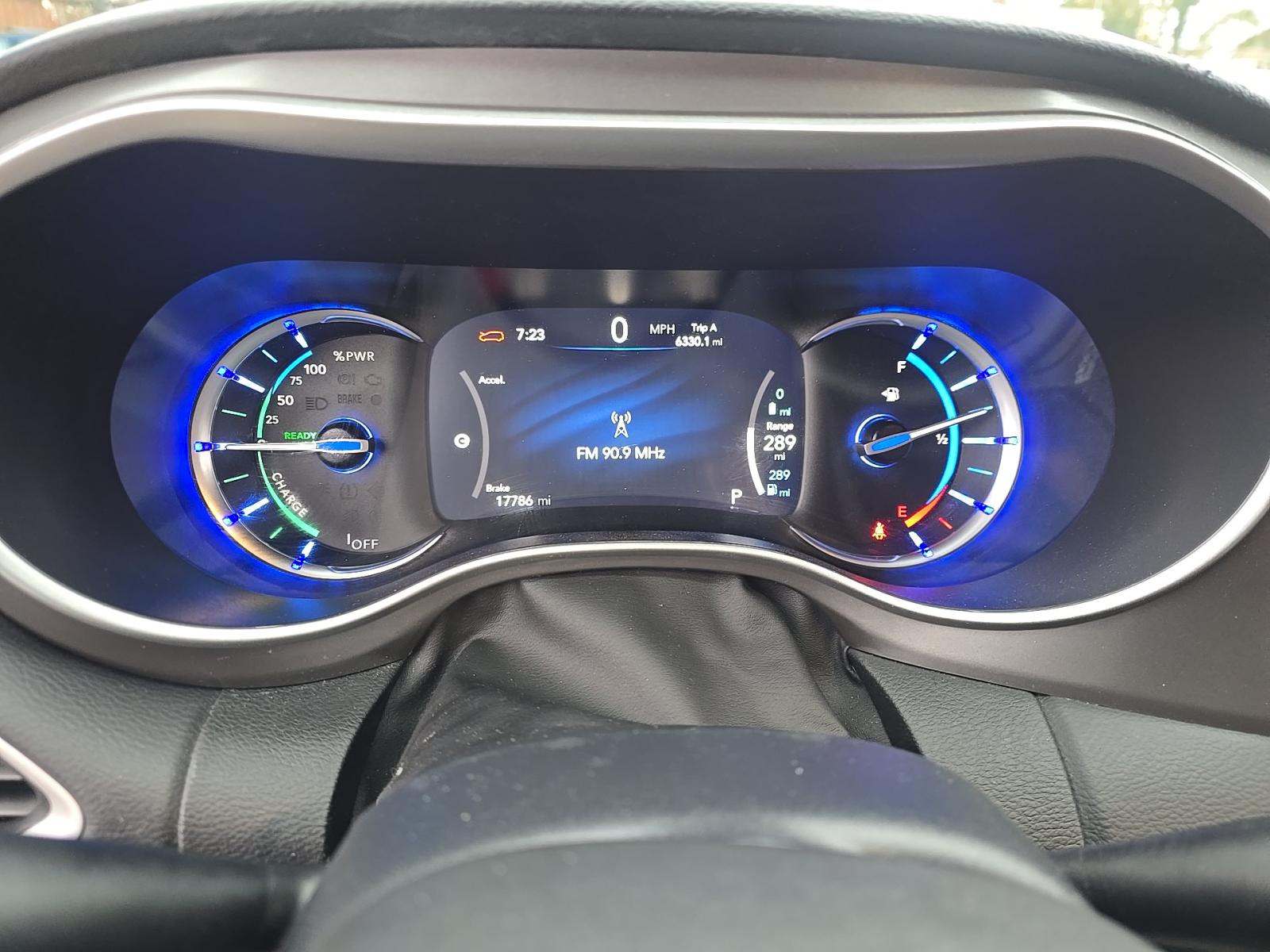 2025 Chrysler Pacifica Hybrid Select FWD