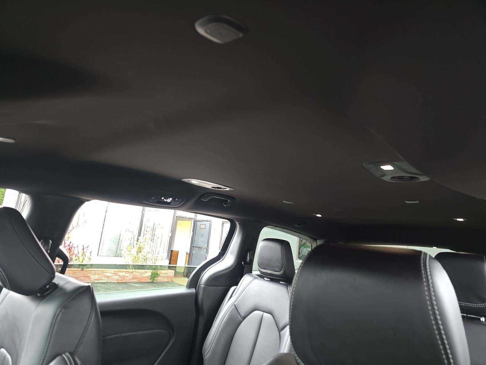 2025 Chrysler Pacifica Hybrid Select FWD