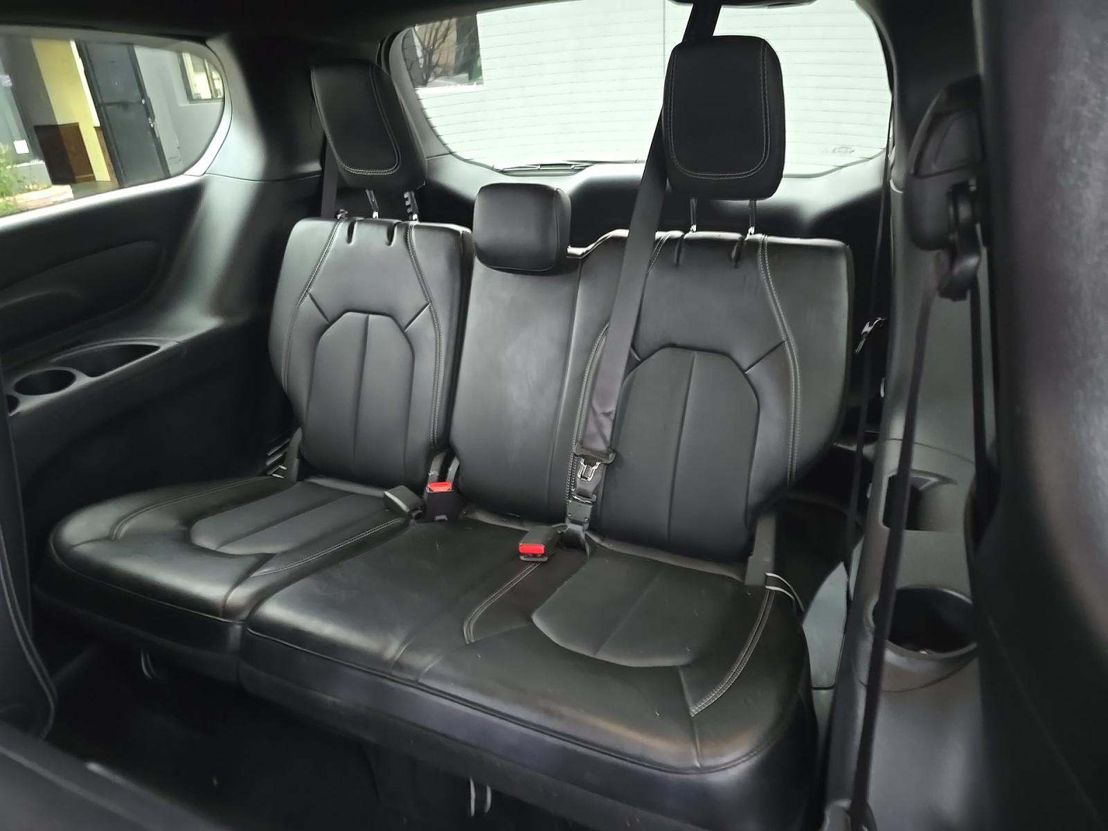 2025 Chrysler Pacifica Hybrid Select FWD