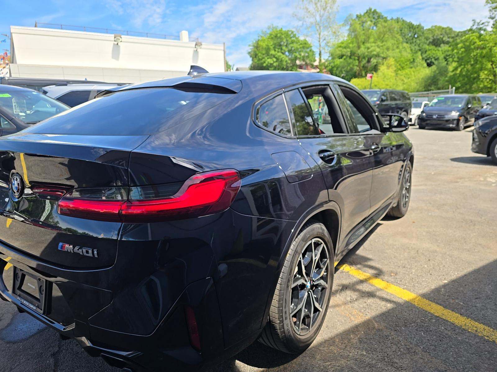 2023 BMW X4 M40i AWD