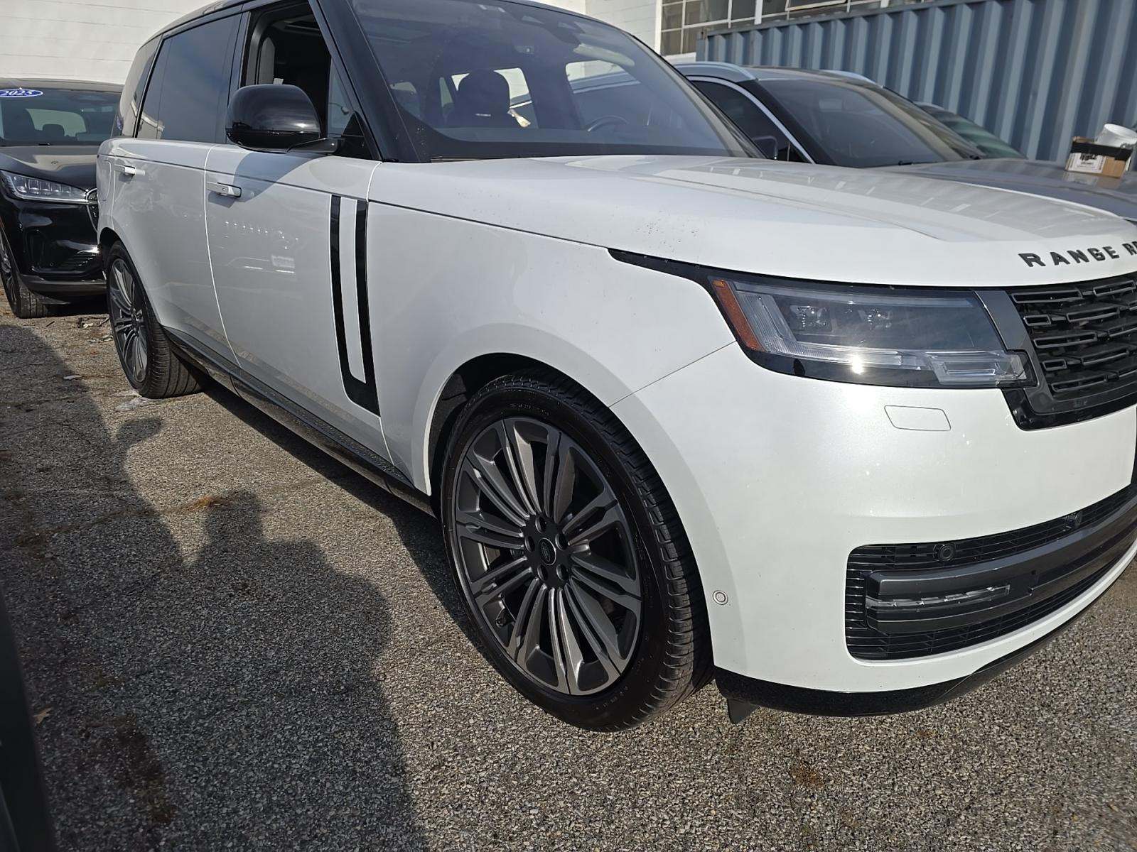 2023 Land Rover Range Rover SE LWB AWD
