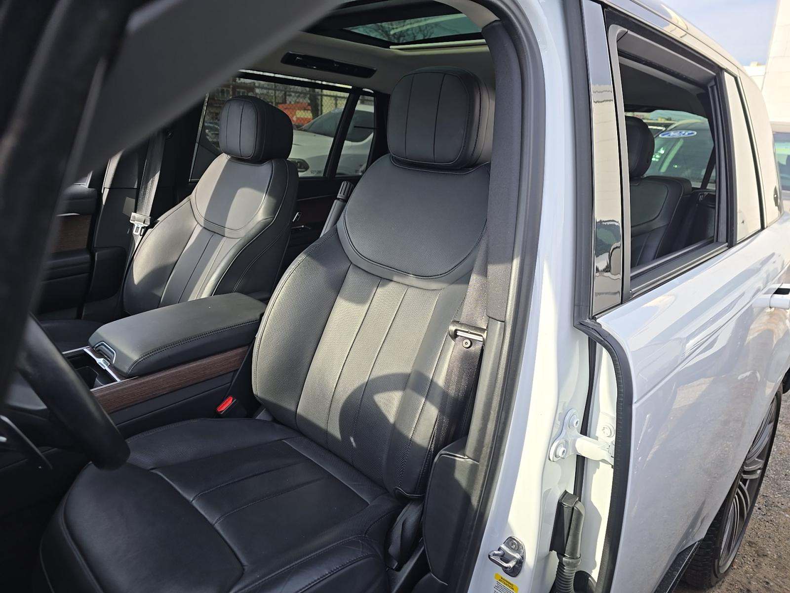 2023 Land Rover Range Rover SE LWB AWD