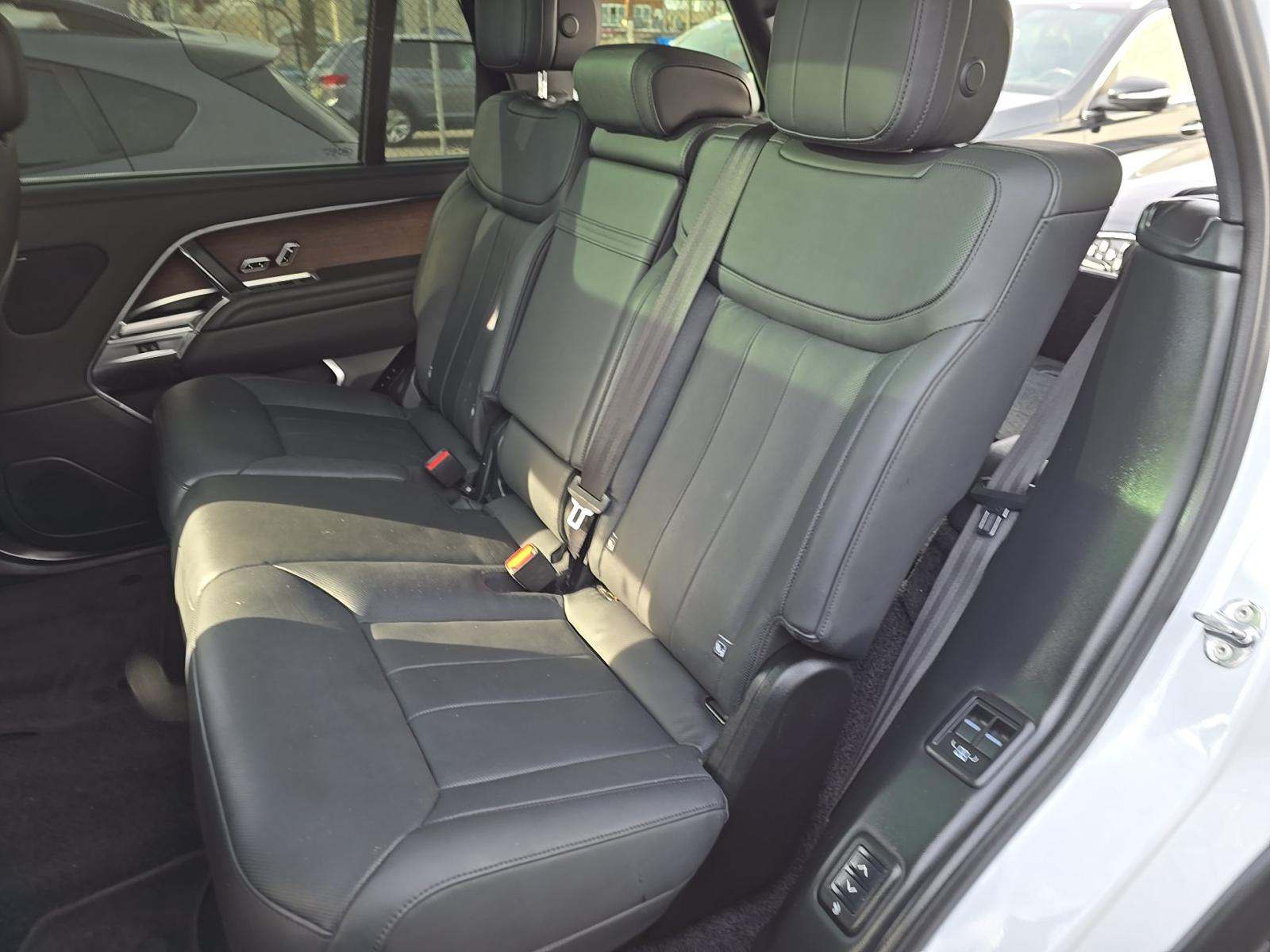 2023 Land Rover Range Rover SE LWB AWD