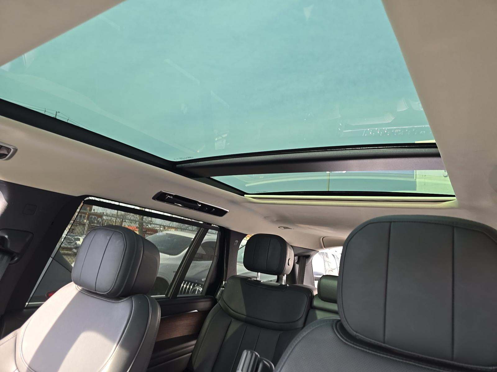 2023 Land Rover Range Rover SE LWB AWD