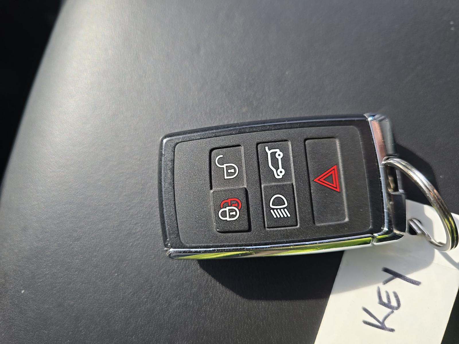 2023 Land Rover Range Rover SE LWB AWD