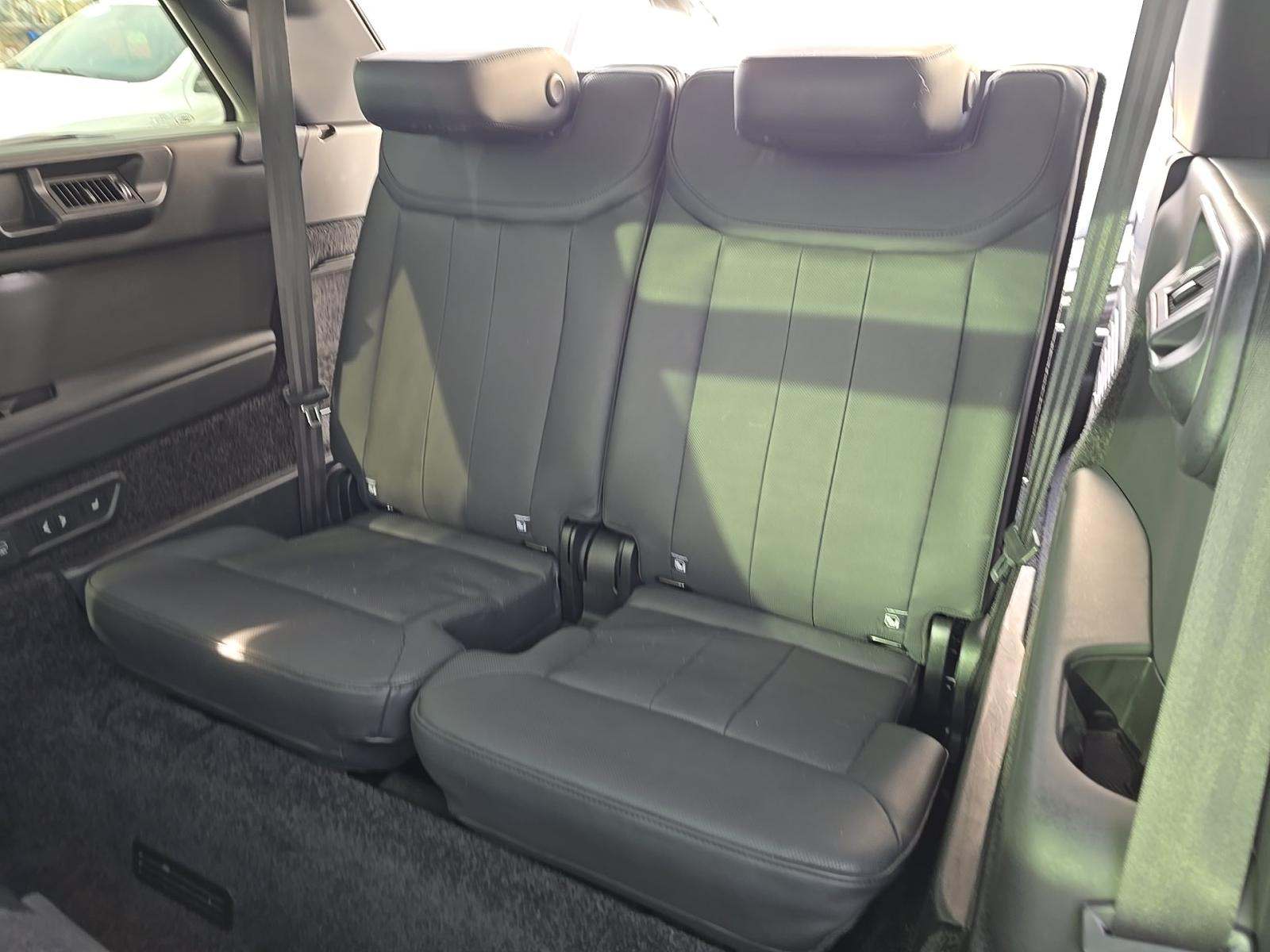 2023 Land Rover Range Rover SE LWB AWD