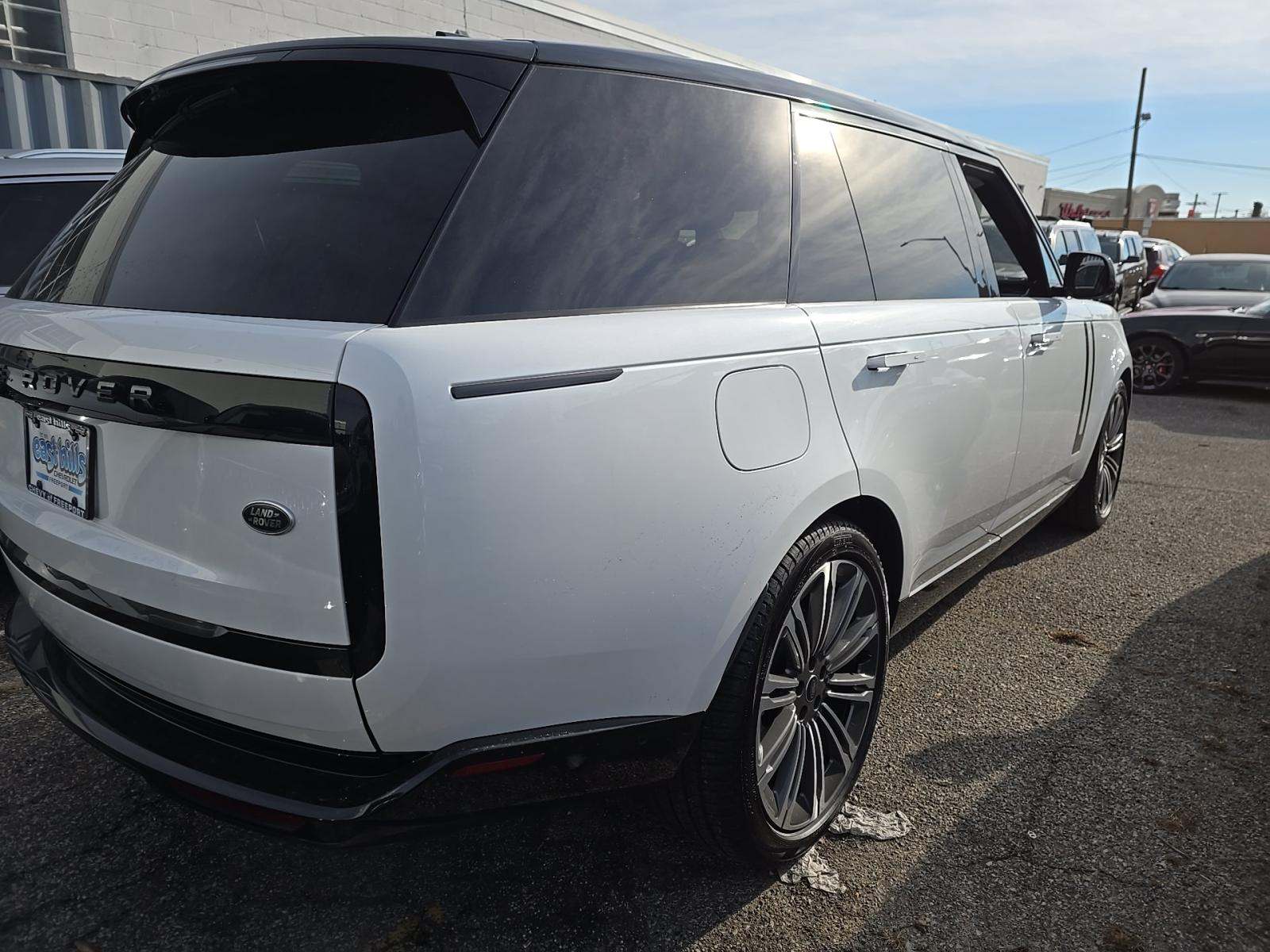 2023 Land Rover Range Rover SE LWB AWD