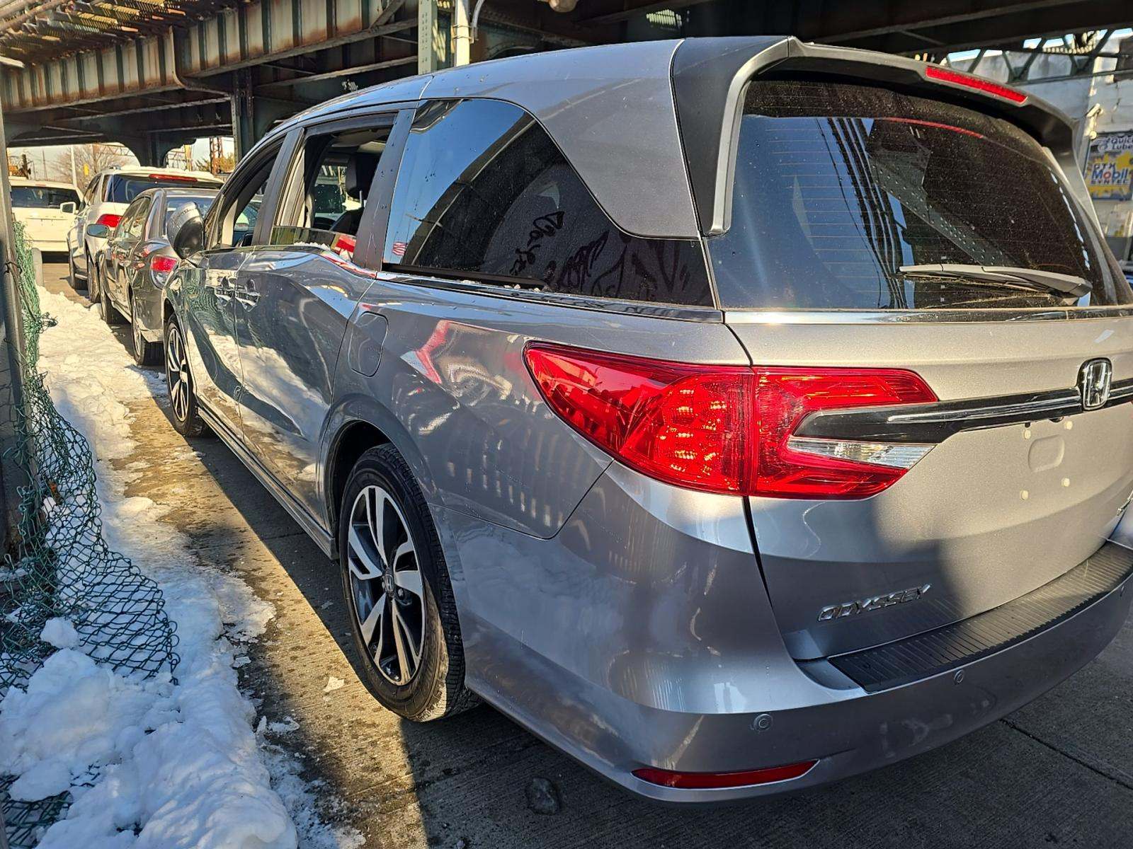 2023 Honda Odyssey Touring FWD