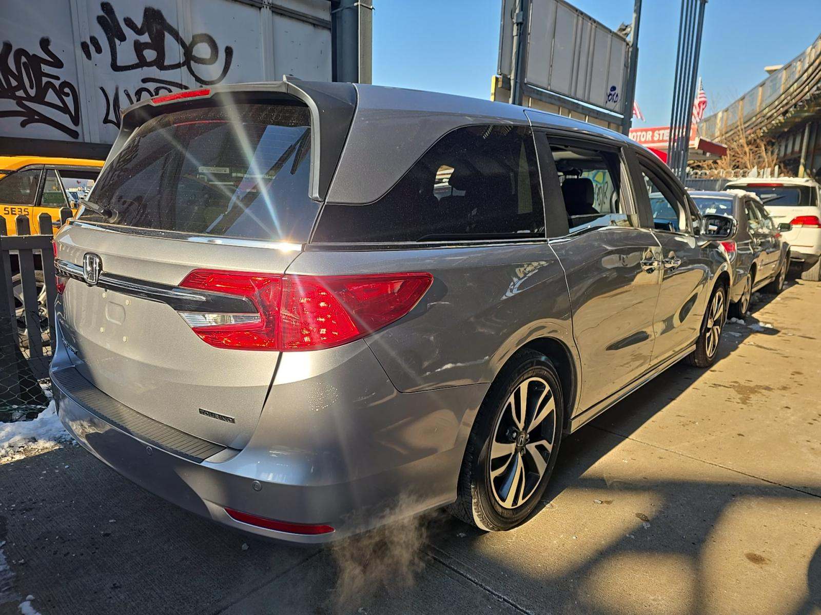 2023 Honda Odyssey Touring FWD