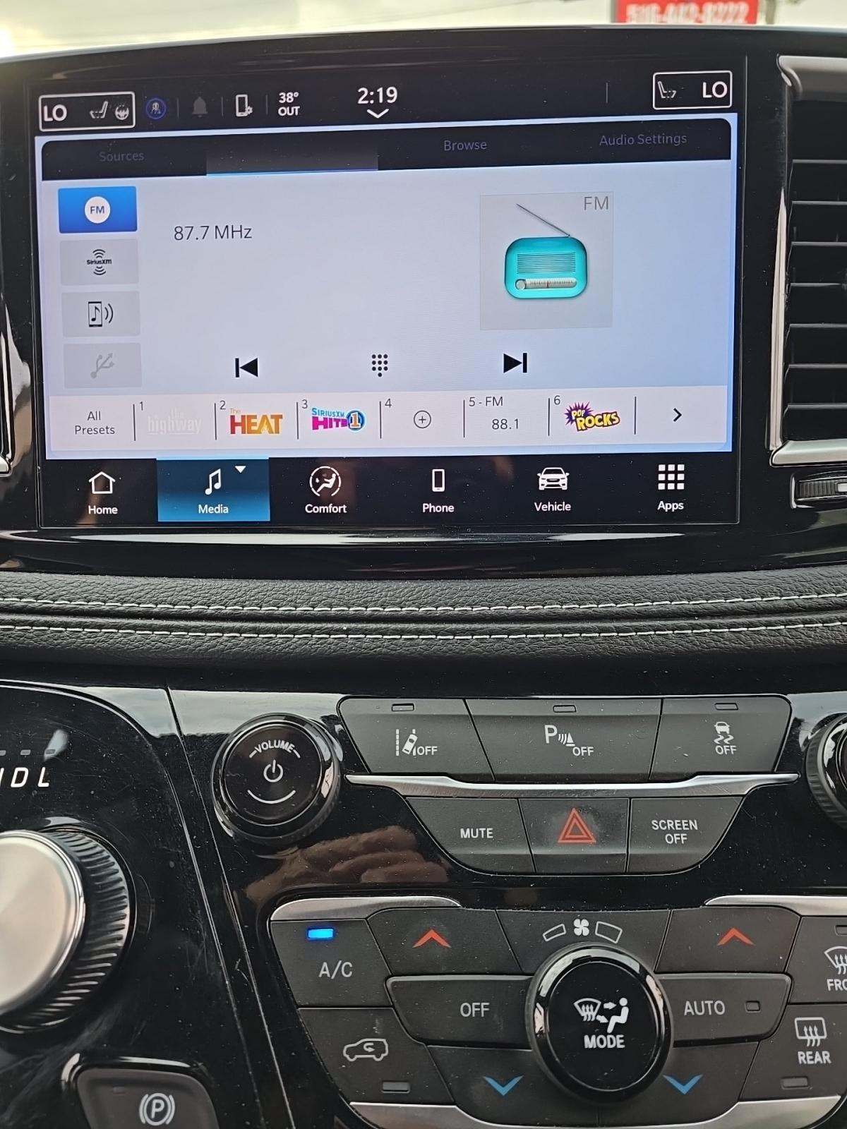 2025 Chrysler Pacifica Hybrid Select FWD