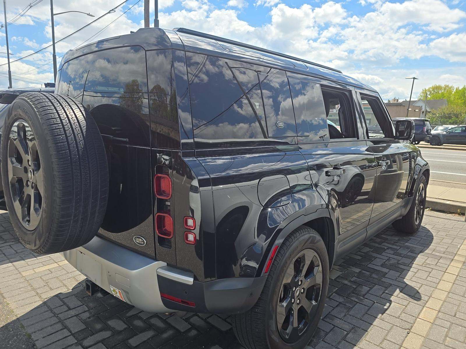 LAND ROVER DEFENDER 110 - 3