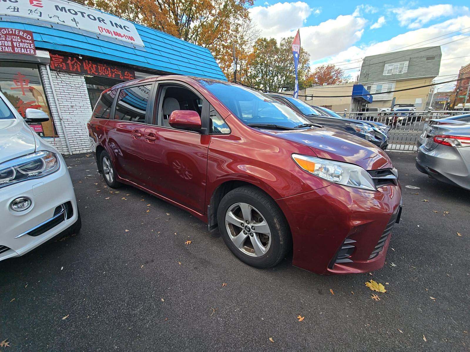 2020 Toyota Sienna LE FWD