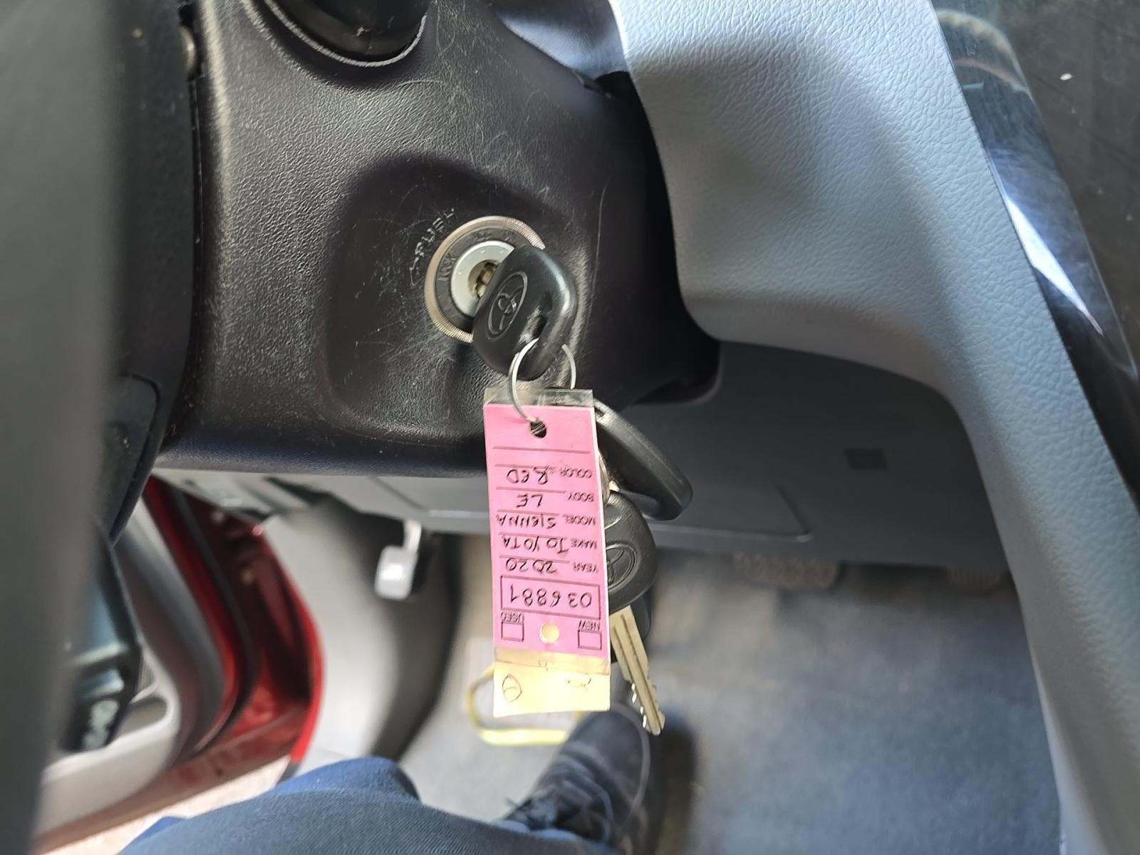 2020 Toyota Sienna LE FWD