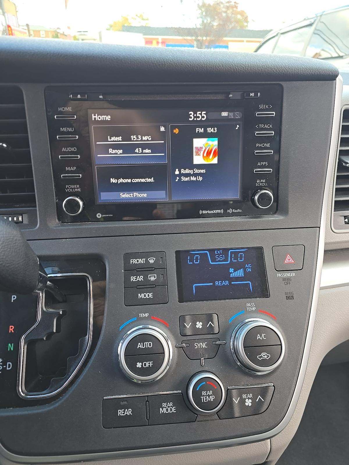 2020 Toyota Sienna LE FWD