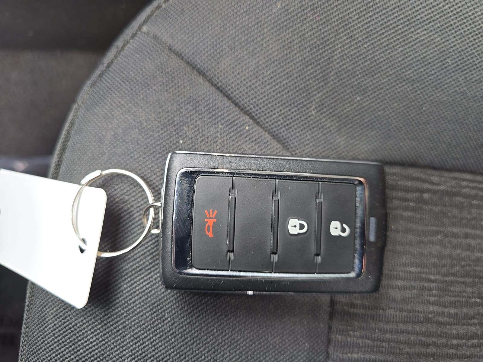 2023 Jeep Grand Cherokee Laredo RWD