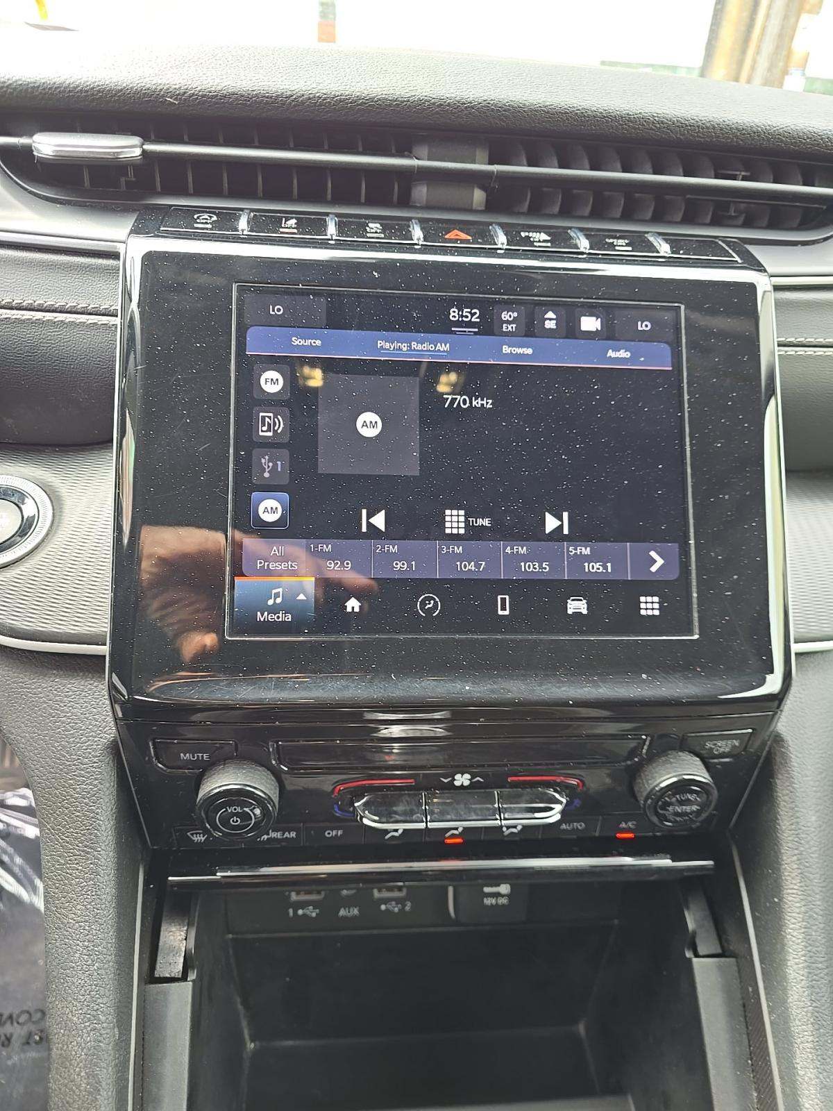 2023 Jeep Grand Cherokee Laredo RWD