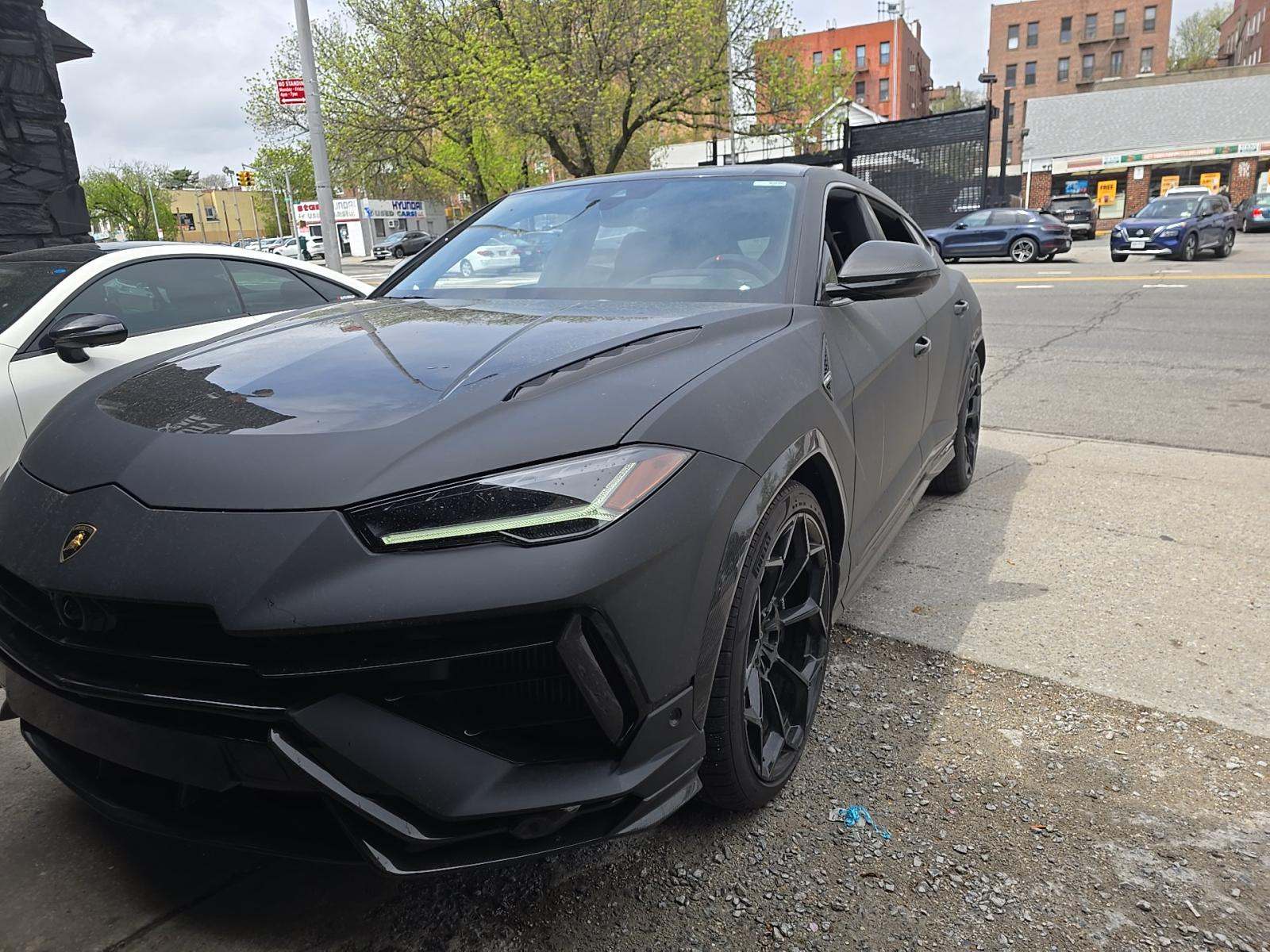 2023 Lamborghini Urus Performante AWD
