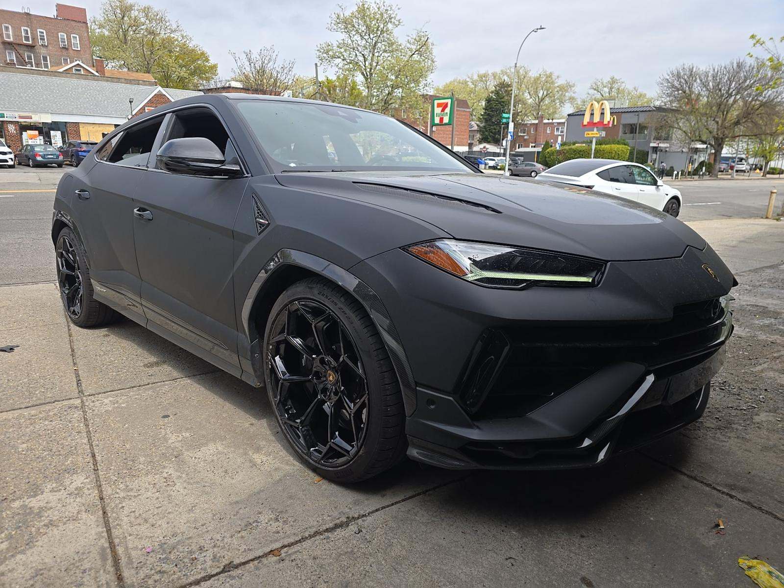 2023 Lamborghini Urus Performante AWD