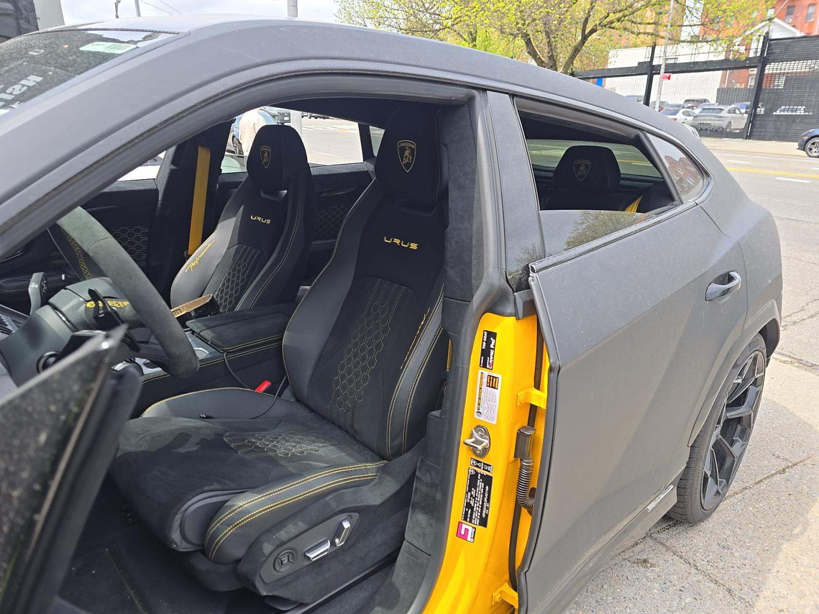 2023 Lamborghini Urus Performante AWD