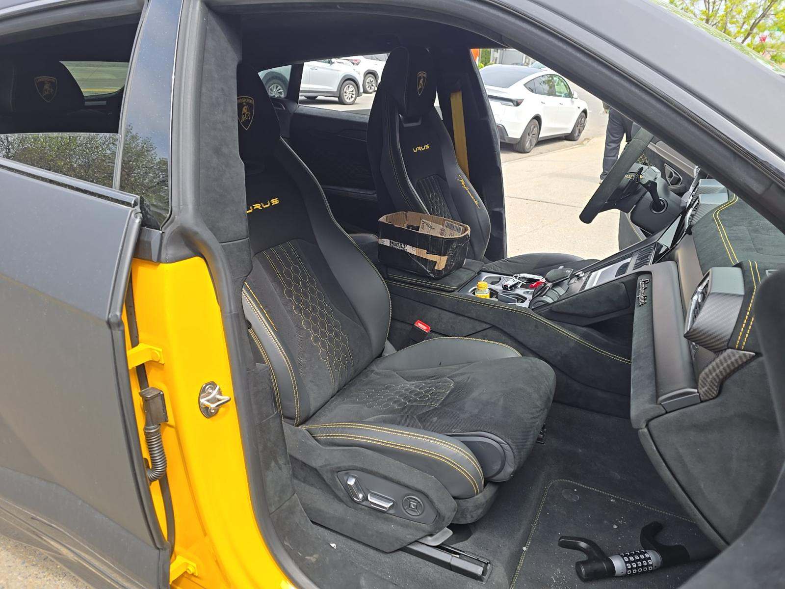 2023 Lamborghini Urus Performante AWD