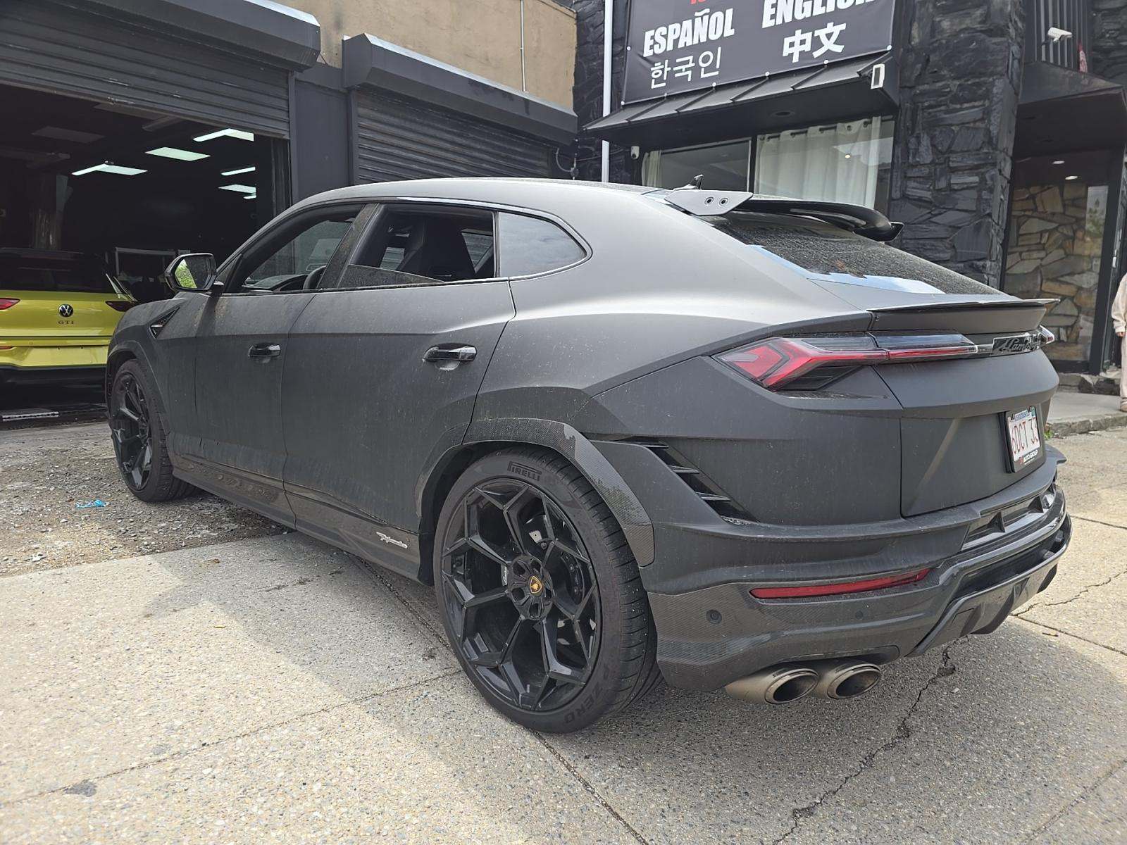 2023 Lamborghini Urus Performante AWD